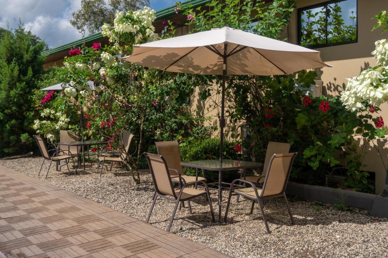 Hotel Margarita And Tour Operator Драке Экстерьер фото